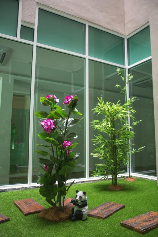Qlassic Hotel Sepang Exterior foto