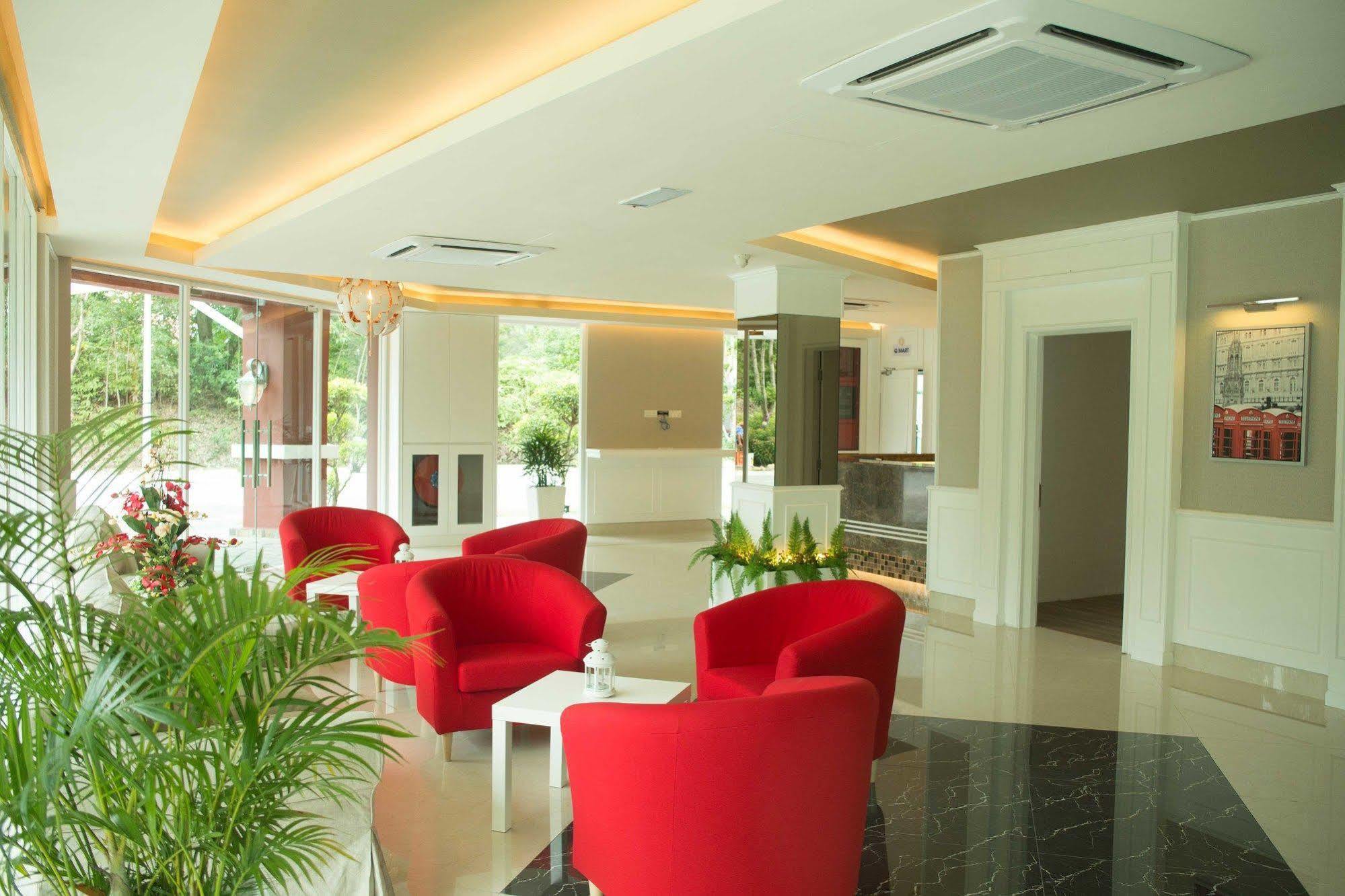 Qlassic Hotel Sepang Exterior foto